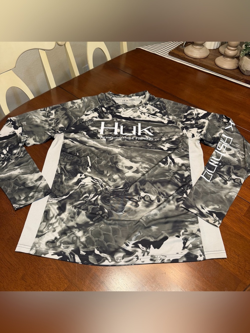 Huk Fishing Shirt Men M Mossy Oak Elements Gray Camo Vented Hydro Performance